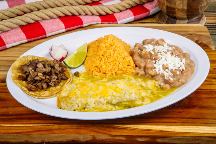 Taco y Enchiladas Combo Plate